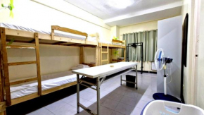 Luluys' 6-8 Person Room for Rent in Malate, Manila
